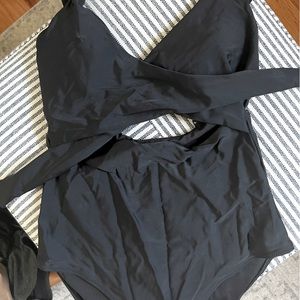 AERIE one piece wrap swimsuit / BLACK / MEDIUM / full coverage booty